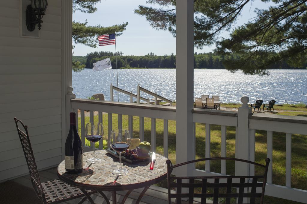 Wolf Cove Inn Poland ภายนอก รูปภาพ