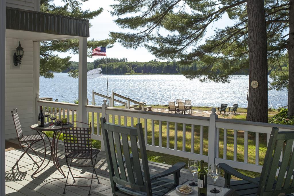 Wolf Cove Inn Poland ภายนอก รูปภาพ