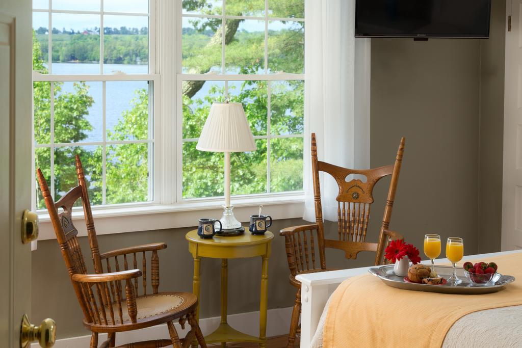 Wolf Cove Inn Poland ภายนอก รูปภาพ