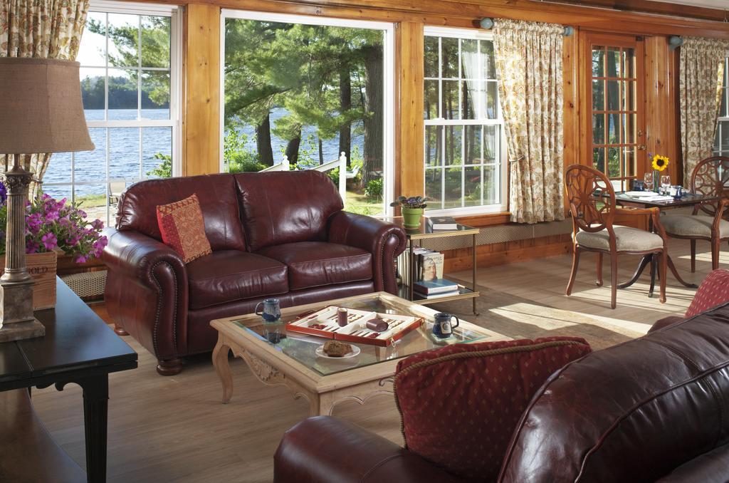 Wolf Cove Inn Poland ภายนอก รูปภาพ