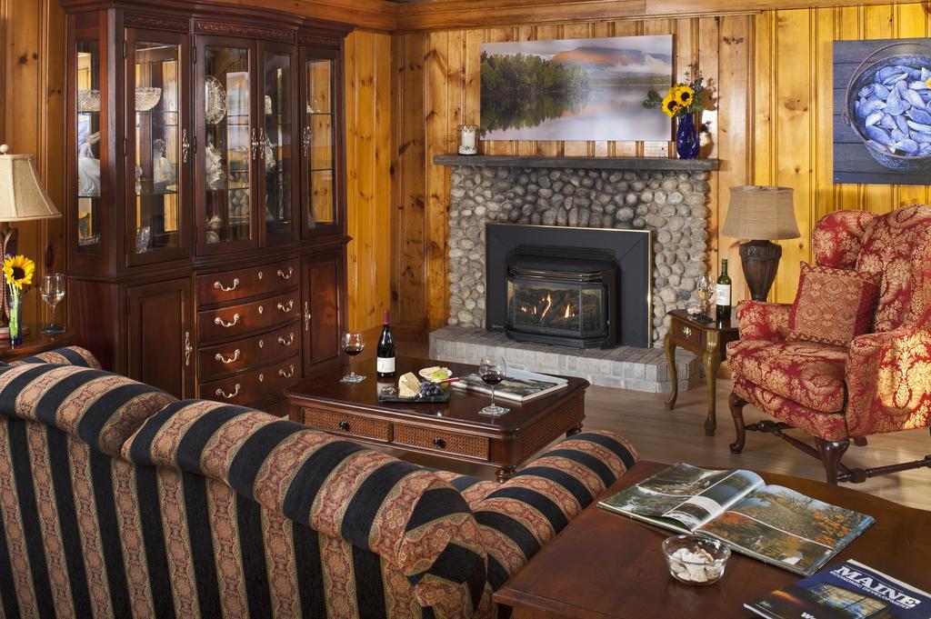 Wolf Cove Inn Poland ภายนอก รูปภาพ