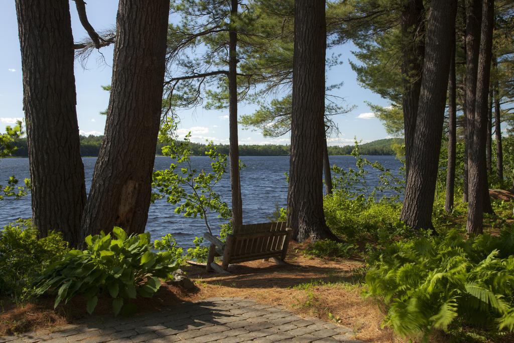 Wolf Cove Inn Poland ภายนอก รูปภาพ