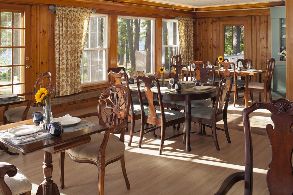Wolf Cove Inn Poland ภายนอก รูปภาพ