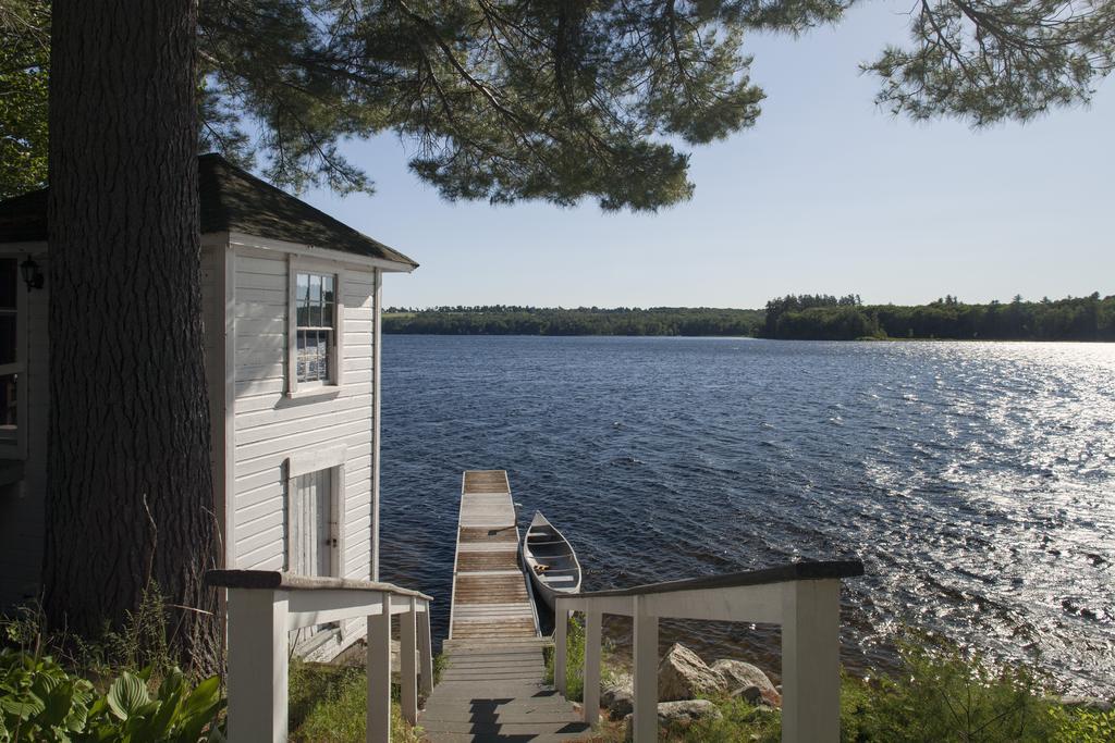 Wolf Cove Inn Poland ภายนอก รูปภาพ