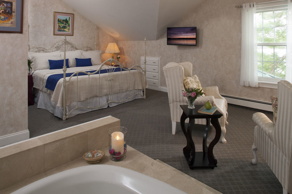 Wolf Cove Inn Poland ภายนอก รูปภาพ