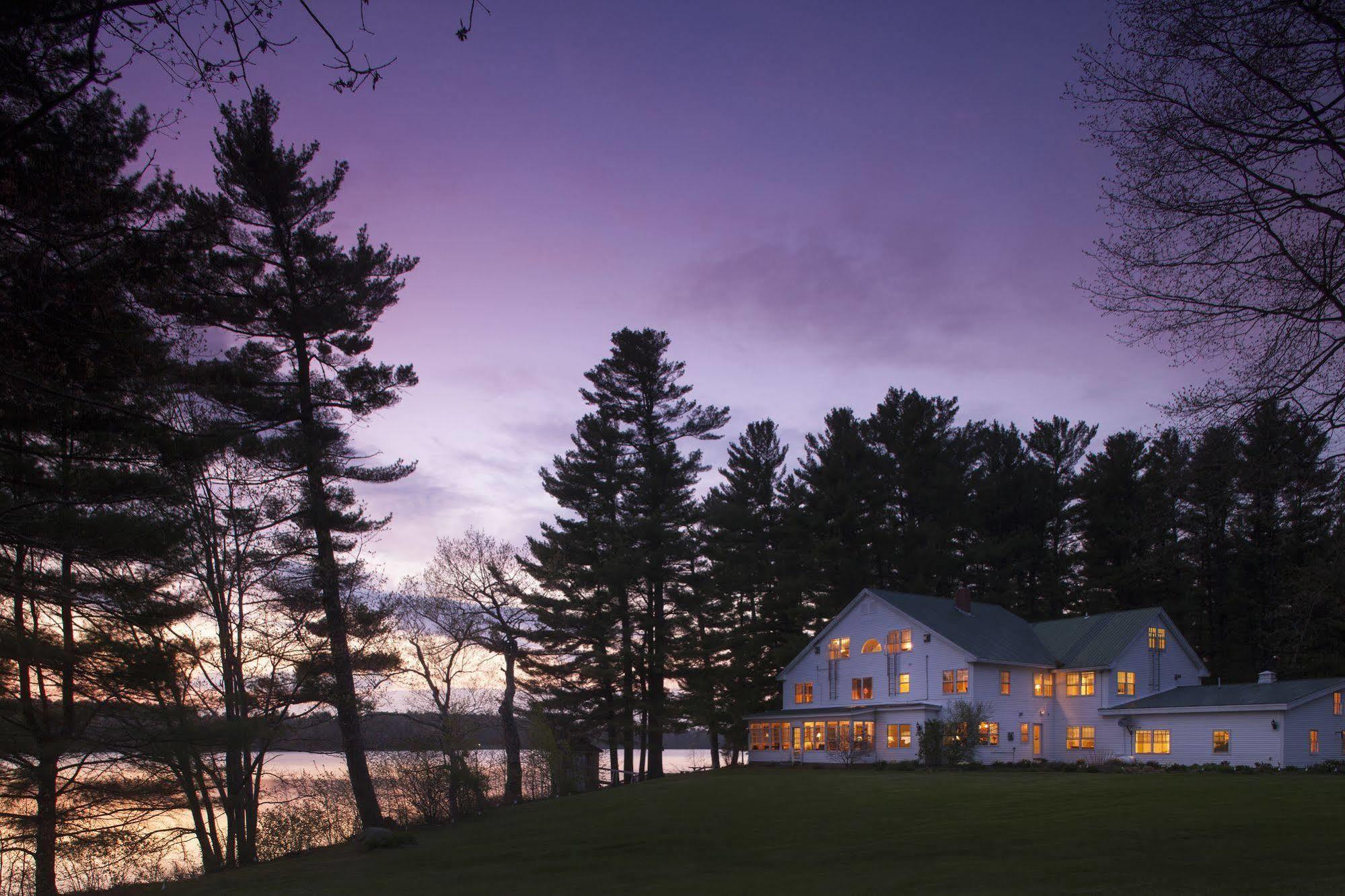 Wolf Cove Inn Poland ภายนอก รูปภาพ