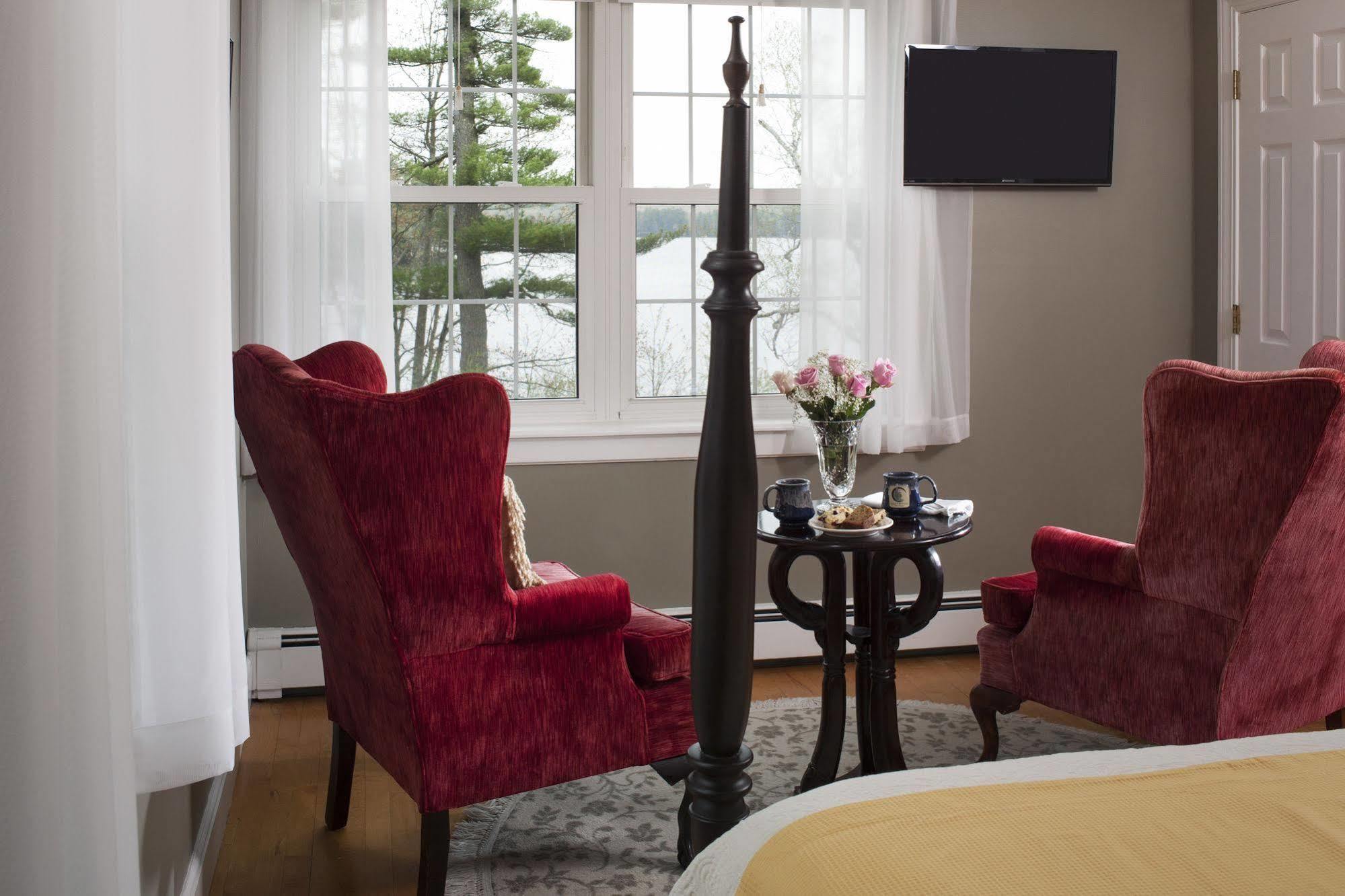 Wolf Cove Inn Poland ภายนอก รูปภาพ