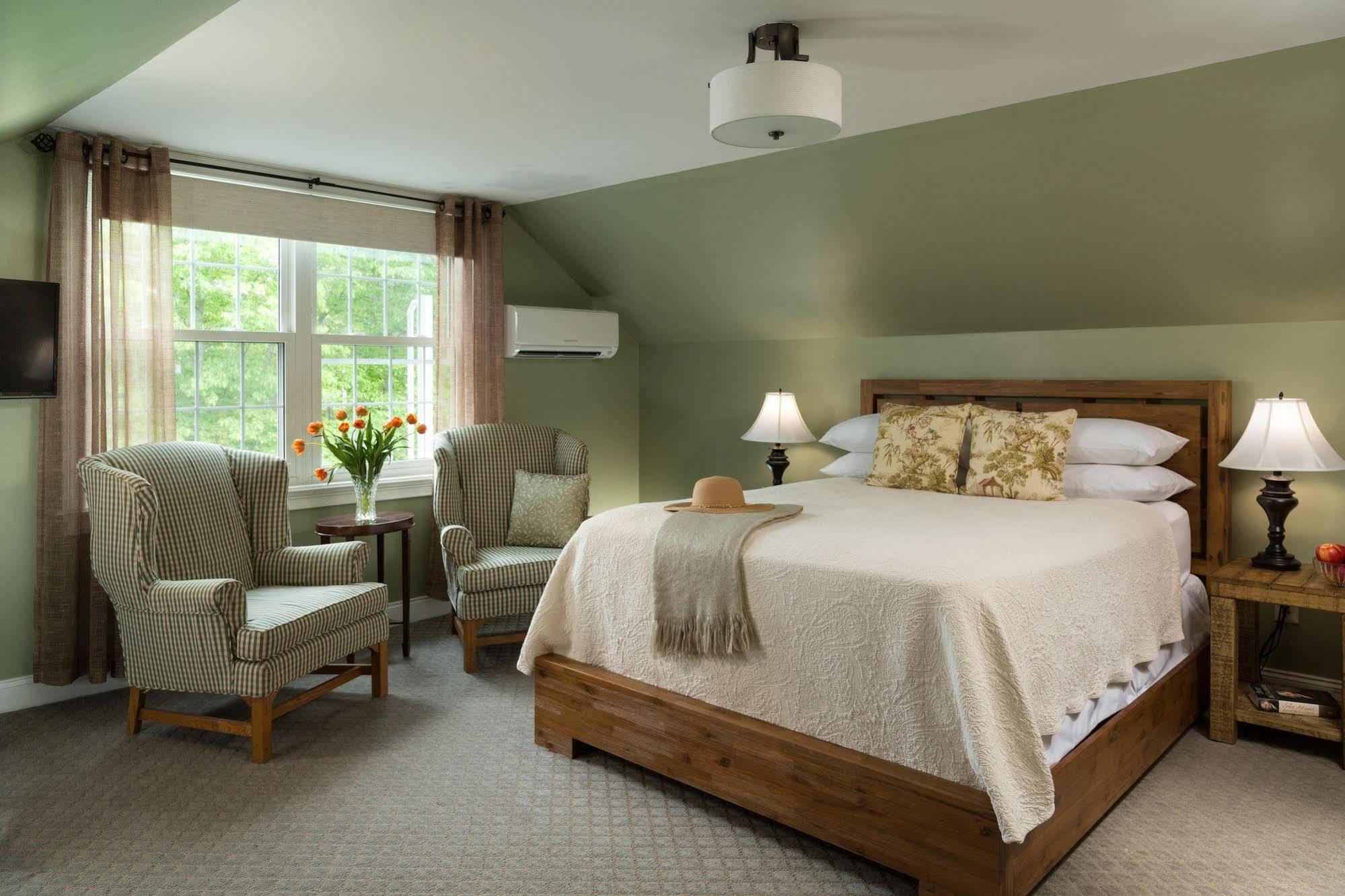 Wolf Cove Inn Poland ภายนอก รูปภาพ