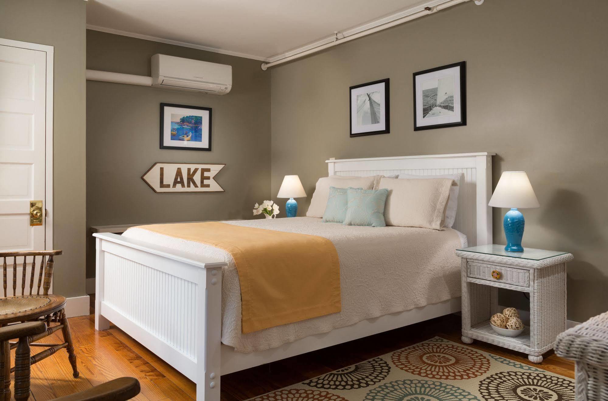 Wolf Cove Inn Poland ภายนอก รูปภาพ