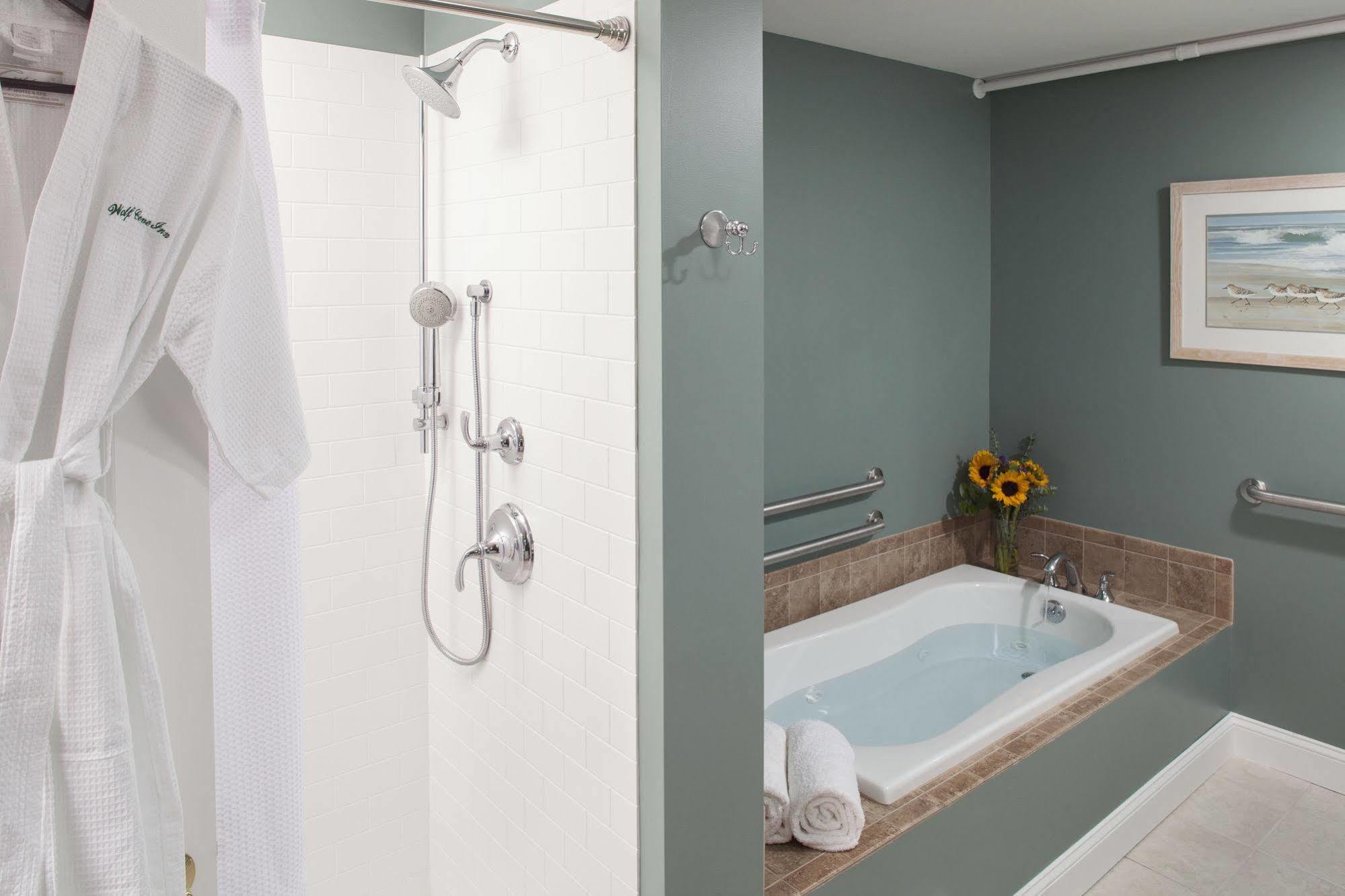 Wolf Cove Inn Poland ภายนอก รูปภาพ